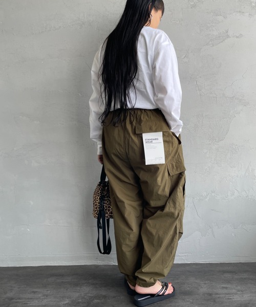 Carhartt WIP（カーハートダブリューアイピー）の「[carhartt WIP/カーハートダブリューアイピー] AMERICAN SCRIPT ワンポイント刺繍ロゴ ロングスリーブTシャツ（Tシャツ/カットソー・レディース・ブラック/ホワイト・XS/S/M/L/XL）」の13枚目の写真