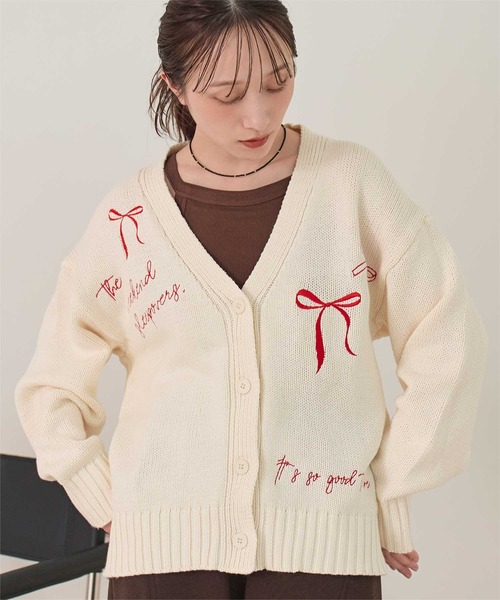 miette(ミエット)の「リボン刺繍Vネックカーディガン(カーディガン/ボレロ・レディース・ブラック/アイボリー/ブルー/グレー/ブラウン・FREE)」の2枚目の写真