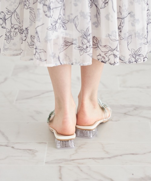 tocco closet（トッコ　クローゼット）の「パピヨンモチーフ付きサンダル（サンダル・レディース・ブラック/ベージュ・M/L/LL/S）」の6枚目の写真