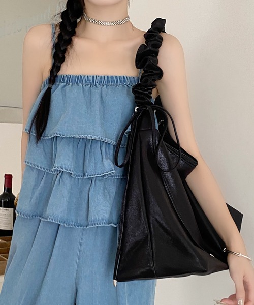 DIAVEL（ディアベル）の「2WAYギャザーバッグ（ショルダーバッグ・レディース・ブラック/シルバー/ホワイト・F）」の17枚目の写真