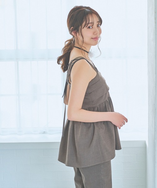 mysty woman(ミスティウーマン)の「フロントタックキャミチュニック(キャミソール・レディース・グレー/ブラウン/ベージュ・FREE)」の6枚目の写真