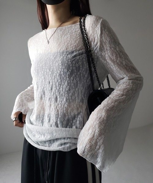 me+em select(ミームセレクト)の「※※【 2color 】ワイドスリーブオーバーシアーレーストップス / wide sleeve over sheer lace tops(Tシャツ/カットソー・レディース・ブラック/ホワイト・FREE)」の3枚目の写真