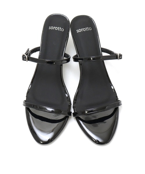 SOROTTO(ソロット)の「華奢ストラップのエナメルミュールサンダル(サンダル・レディース・ベージュ/シルバー/ブラック・LL/L/M/S)」の15枚目の写真