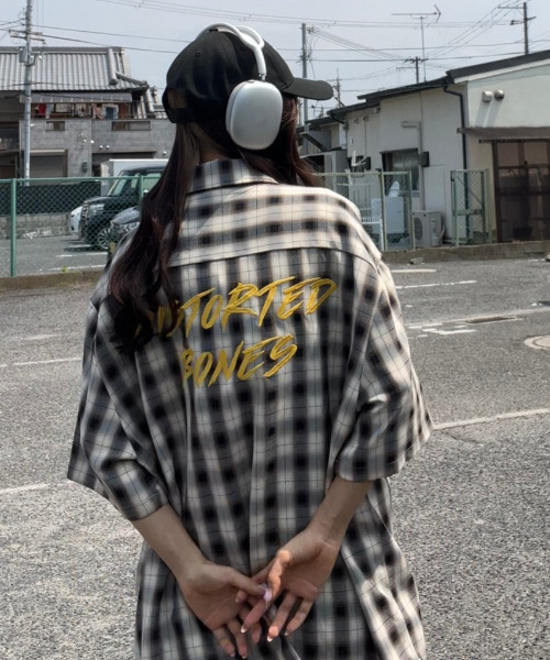 Ada.（エイダ）の「【DISTORTED BONES】 背中で語るシャツ（シャツ/ブラウス・レディース・ブルー/ブラック/ベージュ・M/L）」の22枚目の写真