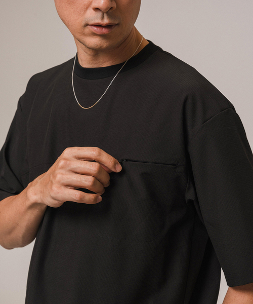 EDIFICE（エディフィス）の「テックエアー ウーブン Tシャツ（Tシャツ/カットソー・メンズ・チャコールグレー/ブラック・SMALL/MEDIUM/LARGE）」の9枚目の写真