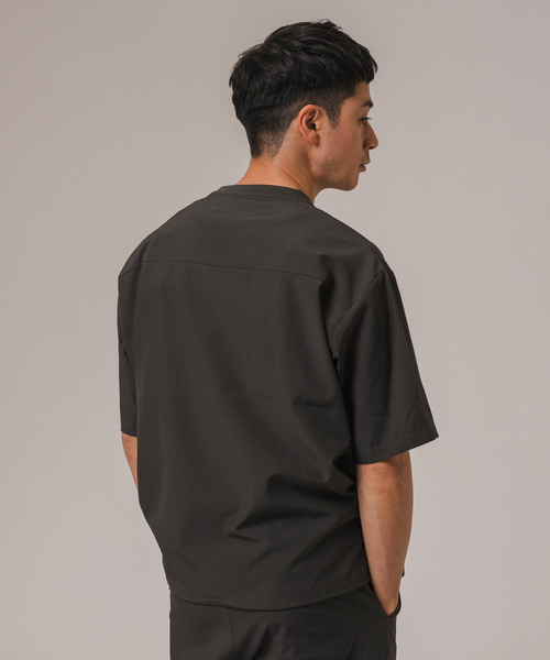 EDIFICE（エディフィス）の「テックエアー ウーブン Tシャツ（Tシャツ/カットソー・メンズ・チャコールグレー/ブラック・SMALL/MEDIUM/LARGE）」の21枚目の写真