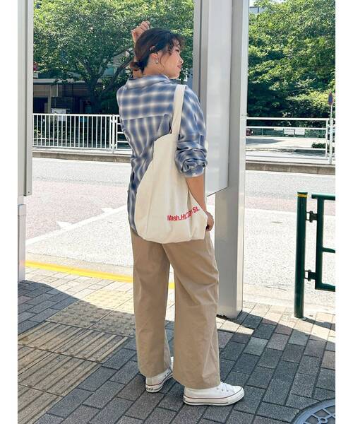 Ungrid(アングリッド)の「【WEB限定】ツータックチノパンツ(チノパンツ・レディース・ベージュ/チャコールグレー・MEDIUM/SMALL/X-SMALL)」の5枚目の写真