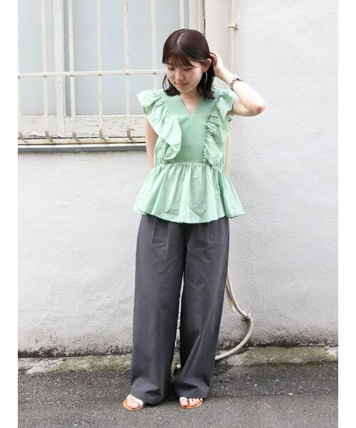 Ungrid(アングリッド)の「【WEB限定】ツータックチノパンツ(チノパンツ・レディース・ベージュ/チャコールグレー・MEDIUM/SMALL/X-SMALL)」の8枚目の写真