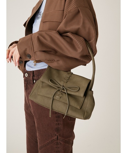 LILY BROWN（リリーブラウン）の「フロントシャーリングリボンバッグ（ハンドバッグ・レディース・カーキ/ピンク/シルバー・FREE）」の5枚目の写真