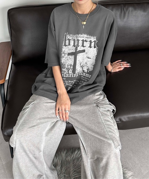 ○★新品未使用　CVTVLIST　ダメージ加工Tシャツ　2　ブリーチ 新品 未使用 CVTVLIST（カタリスト） ダメージ加工Tシャツ 2 ブリーチ