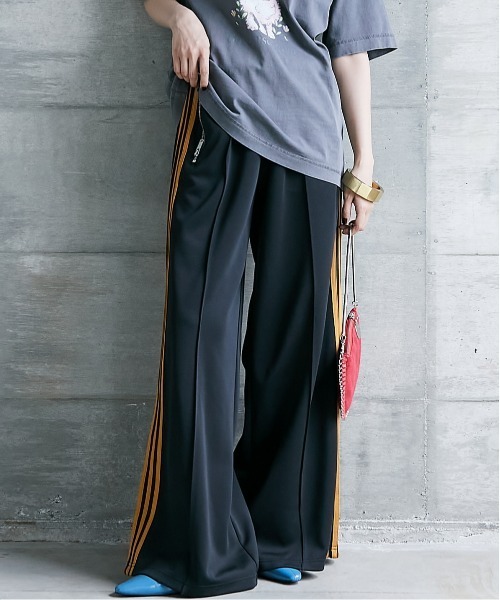 GEVS.(ジェイヴィス)の「 サイドライントラックパンツ <大きいサイズ有>GEVS.(その他パンツ・レディース・ブラック/グレー・M/L/LL/3L/4L/5L)」の5枚目の写真