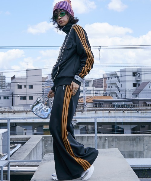 GEVS.(ジェイヴィス)の「 サイドライントラックパンツ <大きいサイズ有>GEVS.(その他パンツ・レディース・ブラック/グレー・M/L/LL/3L/4L/5L)」の12枚目の写真