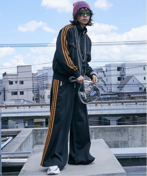 GEVS.(ジェイヴィス)の「 サイドライントラックパンツ <大きいサイズ有>GEVS.(その他パンツ・レディース・ブラック/グレー・M/L/LL/3L/4L/5L)」の11枚目の写真