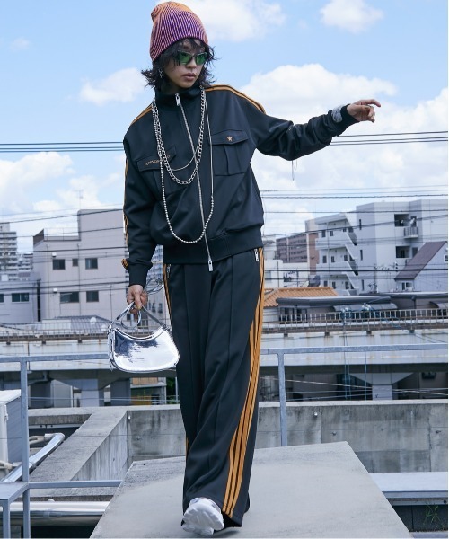 GEVS.(ジェイヴィス)の「 サイドライントラックパンツ <大きいサイズ有>GEVS.(その他パンツ・レディース・ブラック/グレー・M/L/LL/3L/4L/5L)」の10枚目の写真