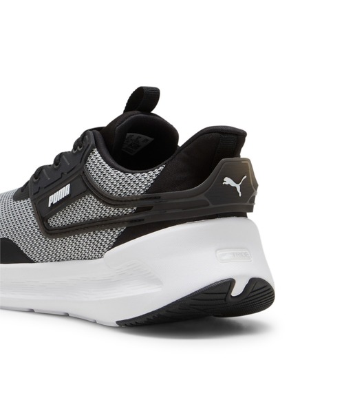 PUMA(プーマ)の「PUMA プーマ ユニセックス ソフトライド シンメトリー ランニングシューズ(スニーカー・メンズ・レッド/ブラック系その他/ブラック×ピンク・22.5cm/23.5cm/24.5cm/25.5cm/26.5cm/25.0cm/26.0cm/27.0cm/28.0cm/29.0cm/22.0cm/27.5cm/28.5cm/29.5cm/30.0cm/23.0cm/24.0cm)」の17枚目の写真