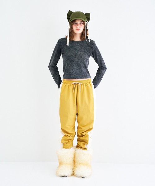 ANNA SUI NYC(アナ スイ エヌ ワイ シー)の「ヴィンテージライクラインストーンロングスリーブTシャツ(Tシャツ/カットソー・レディース・ブラック・FREE)」の4枚目の写真