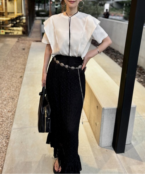 Re:EDIT（リエディ）の「[夏の体型カバーに◎][接触冷感][UVカット][紫外線対策][二の腕カバー]天竺ラッフルショルダーＴシャツ（Tシャツ/カットソー・レディース・ホワイト/チャコールグレー/ブラック・MEDIUM/LARGE）」の4枚目の写真