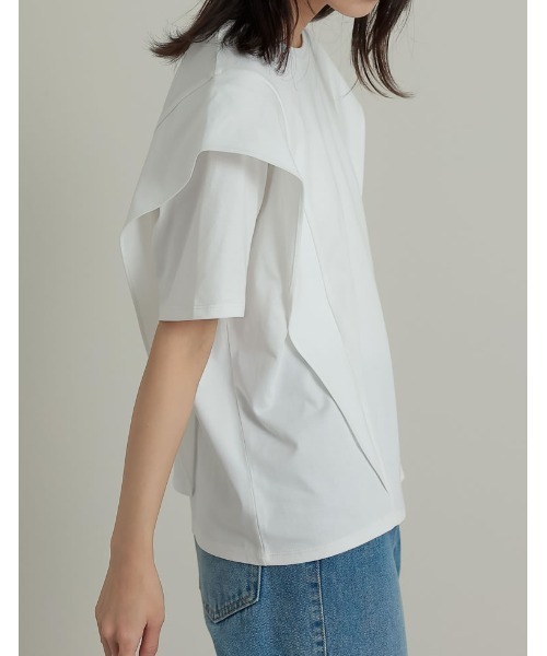 Re:EDIT（リエディ）の「[夏の体型カバーに◎][接触冷感][UVカット][紫外線対策][二の腕カバー]天竺ラッフルショルダーＴシャツ（Tシャツ/カットソー・レディース・ホワイト/チャコールグレー/ブラック・MEDIUM/LARGE）」の7枚目の写真