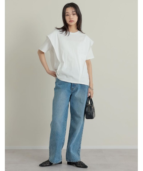 Re:EDIT（リエディ）の「[夏の体型カバーに◎][接触冷感][UVカット][紫外線対策][二の腕カバー]天竺ラッフルショルダーＴシャツ（Tシャツ/カットソー・レディース・ホワイト/チャコールグレー/ブラック・MEDIUM/LARGE）」の6枚目の写真