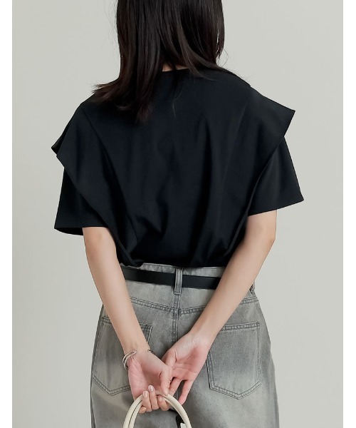 Re:EDIT（リエディ）の「[夏の体型カバーに◎][接触冷感][UVカット][紫外線対策][二の腕カバー]天竺ラッフルショルダーＴシャツ（Tシャツ/カットソー・レディース・ホワイト/チャコールグレー/ブラック・MEDIUM/LARGE）」の12枚目の写真