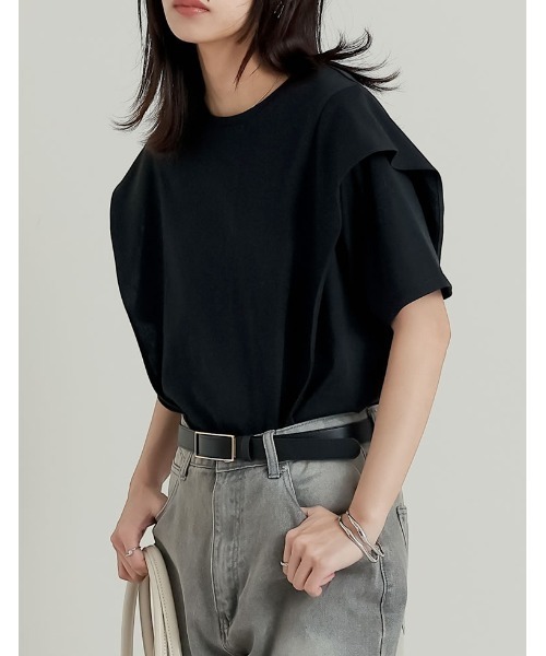 Re:EDIT（リエディ）の「[夏の体型カバーに◎][接触冷感][UVカット][紫外線対策][二の腕カバー]天竺ラッフルショルダーＴシャツ（Tシャツ/カットソー・レディース・ホワイト/チャコールグレー/ブラック・MEDIUM/LARGE）」の13枚目の写真