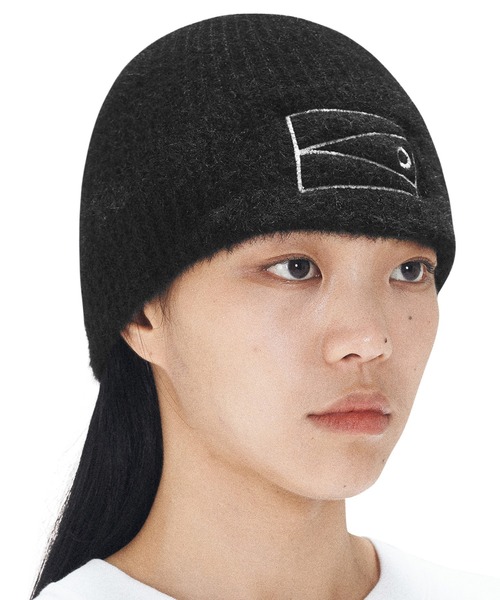 OY(オーワイ)の「『OY/オーワイ』 HAIRY S.L BEANIE/ヘアリーS.Lビーニー(ニットキャップ/ビーニー・レディース・ライトグレー/ブラック・FREE)」の4枚目の写真