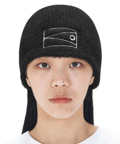 OY(オーワイ)の「『OY/オーワイ』 HAIRY S.L BEANIE/ヘアリーS.Lビーニー(ニットキャップ/ビーニー・レディース・ライトグレー/ブラック・FREE)」の3枚目の写真