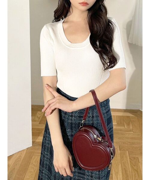 RESEXXY(リゼクシー)の「ラウンドネックリブニットトップス(ニット/セーター・レディース・イエロー/ブラック/ホワイト/グリーン・FREE)」の2枚目の写真