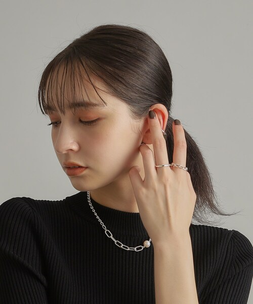 COCOSHNIK ONKITSCH（ココシュニックオンキッチュ）の「シルバー チェーンリング ロングカーブ（リング・レディース・シルバー・17/11）」の9枚目の写真