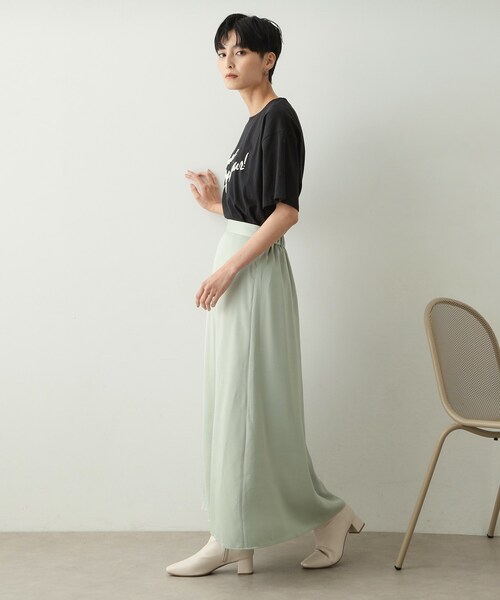 OPAQUE.CLIP（オペークドットクリップ）の「サテンナローフレアスカート【洗濯機洗い可】（スカート・レディース・ライトグリーン/オフホワイト/チャコールグレー・38/40/42）」の11枚目の写真