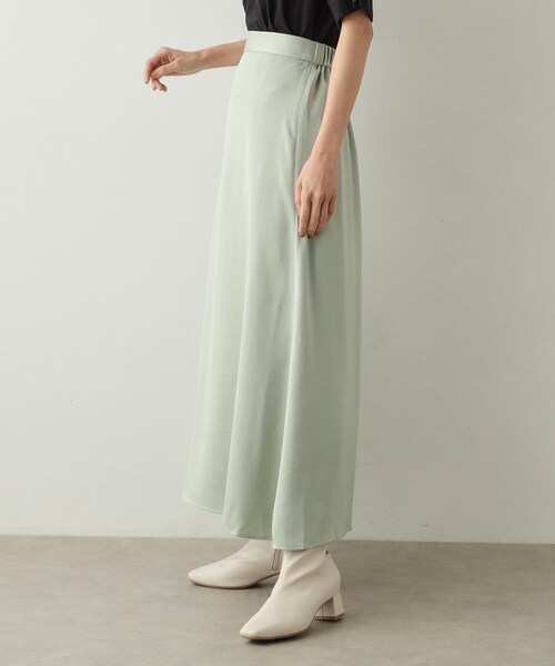 OPAQUE.CLIP（オペークドットクリップ）の「サテンナローフレアスカート【洗濯機洗い可】（スカート・レディース・ライトグリーン/オフホワイト/チャコールグレー・38/40/42）」の15枚目の写真