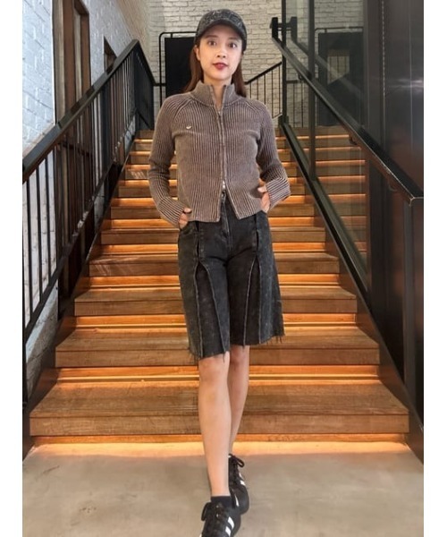 LAGUA GEM（ラグアジェム）の「METAL MOTIF ZIP ニット（ニット/セーター・レディース・ブラウン/ブラック/ネイビー・FREE）」の12枚目の写真