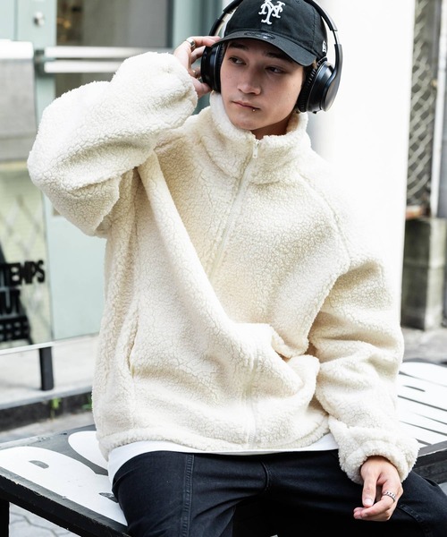 Rocky Monroe(ロッキーモンロー)の「オーバーサイズシープボアフリーススタンドネックブルゾン(ブルゾン・メンズ・ブラック/ベージュ/ネイビー/ブラウン/グレー/オフホワイト・M/L/XL)」の2枚目の写真
