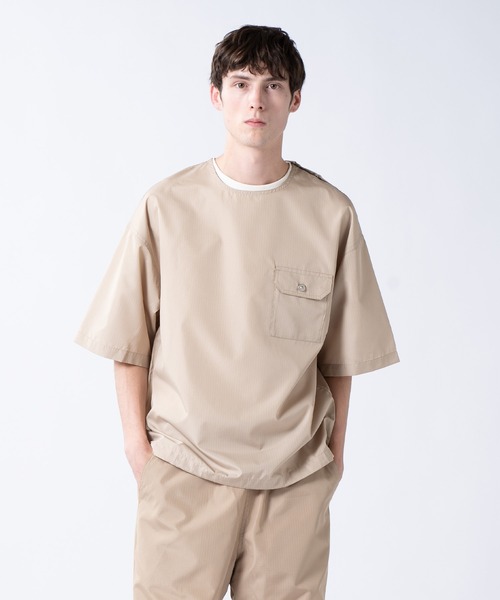 TAION(タイオン)の「【TAION(タイオン)】〈ユニセックス〉ノンダウン ミリタリー ハーフスリーブカットソー(Tシャツ/カットソー・メンズ・ブラック/オフホワイト/ライトブラウン/オリーブ/クリーム/グリーン系その他7/ダークオリーブ/ダークネイビー/チャコールグレー/ダークグリーン系/その他3/ダークグリーン・XL/L/XS/M/S)」の5枚目の写真