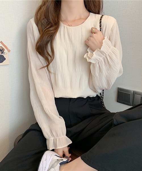 gossip!ロサンゼルス(ゴシップロサンゼルス)の「YUGA ラウンドネックトップス(シャツ/ブラウス・レディース・ベージュ/ホワイト/ブラック・FREE)」の3枚目の写真