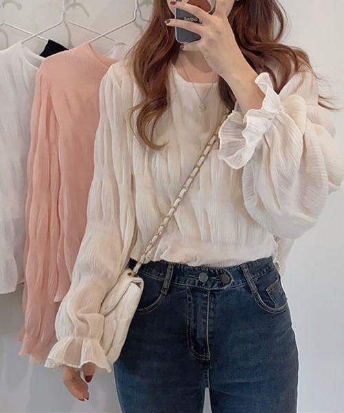 gossip!ロサンゼルス(ゴシップロサンゼルス)の「YUGA ラウンドネックトップス(シャツ/ブラウス・レディース・ベージュ/ホワイト/ブラック・FREE)」の4枚目の写真