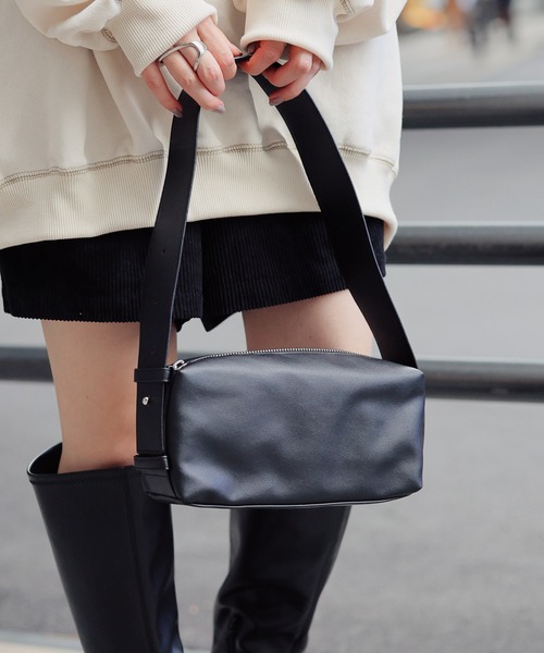 RAGEBLUE（レイジブルー）の「フェイクレザースクエアバッグ（ショルダーバッグ・レディース・ダークブラウン/ブラック・FREE）」の7枚目の写真