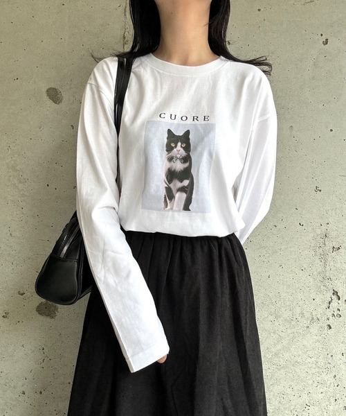cuorequal(クオレコール)の「CATプリントロングTシャツ(Tシャツ/カットソー・レディース・ホワイト・MEDIUM/SMALL/LARGE)」の1枚目の写真