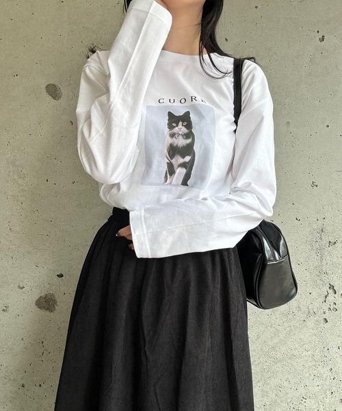 cuorequal(クオレコール)の「CATプリントロングTシャツ(Tシャツ/カットソー・レディース・ホワイト・MEDIUM/SMALL/LARGE)」の3枚目の写真