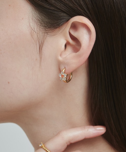 ciite' surgical stainless(シーテサージカルステンレス)の「【 金属アレルギー対応 】 フラワービジュー フープピアス サージカルステンレス (両耳用)(ピアス(両耳用)・レディース・オレンジ/パープル・FREE)」の1枚目の写真
