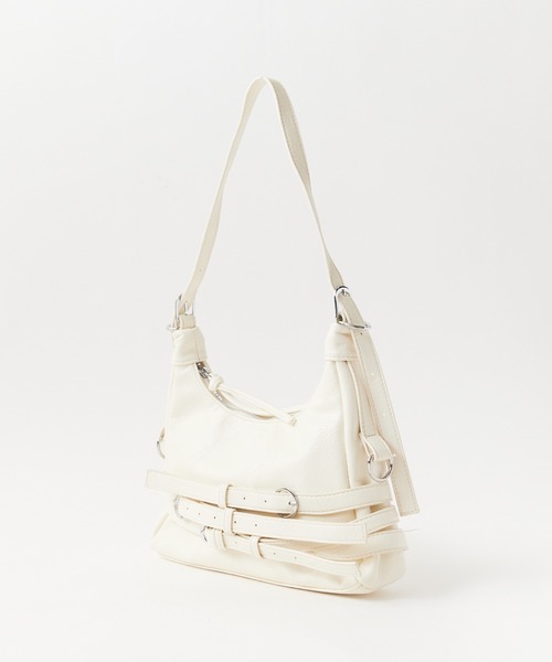 Chick(チック)の「Belted Shoulder Bag / ベルトデザインショルダーバッグ(ショルダーバッグ・レディース・ブラック/アイボリー/レッド/シルバー・FREE)」の15枚目の写真