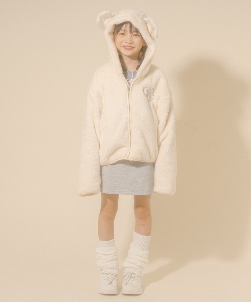 ❤️週末セール❤️yori アイボリー フード付きジャケット URBAN CHERRY（アーバンチェリー）の「【Mielボアシリーズ】ハート刺繍