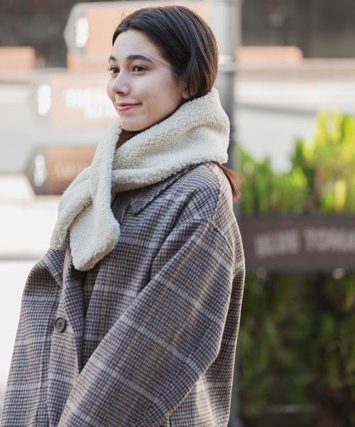 ORCIVAL(オーシバル)の「ORCIVAL Boa Scarf(マフラー・レディース・ブラック/アイボリー/キャメル・FREE)」の5枚目の写真