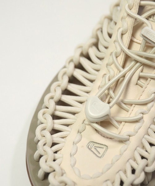 KEEN（キーン）の「[KEEN] UNEEK ユニーク womens（サンダル・レディース・ブラック/ホワイト/ピンク・70/60/65/75）」の9枚目の写真