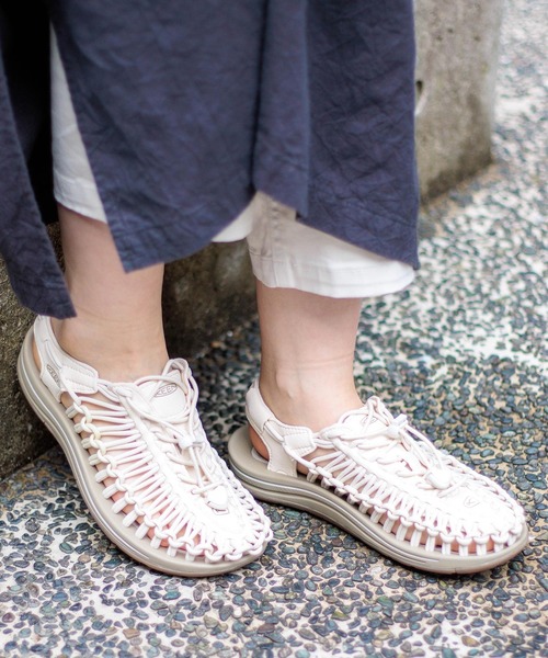 KEEN（キーン）の「[KEEN] UNEEK ユニーク womens（サンダル・レディース・ブラック/ホワイト/ピンク・70/60/65/75）」の16枚目の写真