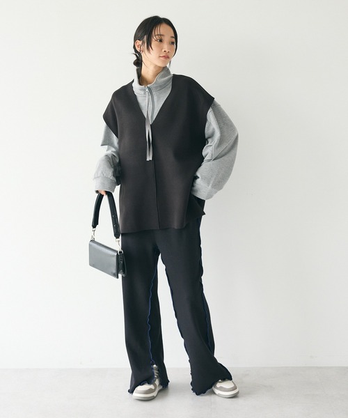 CRAFT STANDARD BOUTIQUE(クラフトスタンダードブティック)の「Vネックミラノリブニットベスト(ベスト・レディース・ブラック/アイボリー/キャメル・FREE)」の12枚目の写真