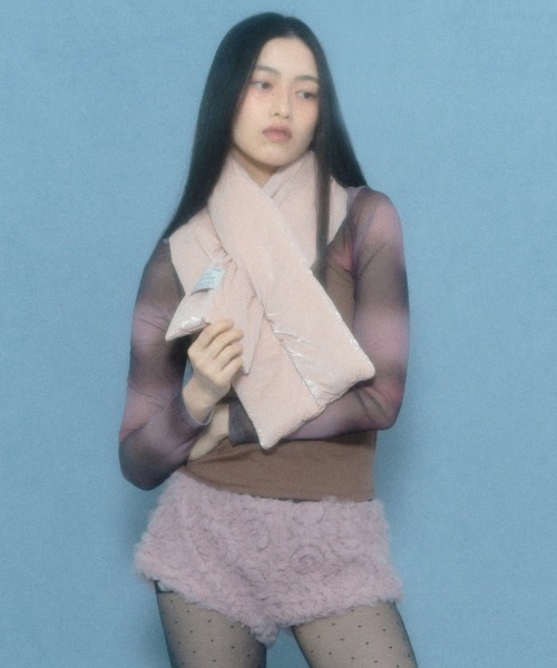 ROCKFISH WEATHERWEAR(ロックフィッシュウェザーウェア)の「PADDING MUFFLER(マフラー・レディース・ブラック/シルバー/ピンク/ベージュ・FREE)」の19枚目の写真