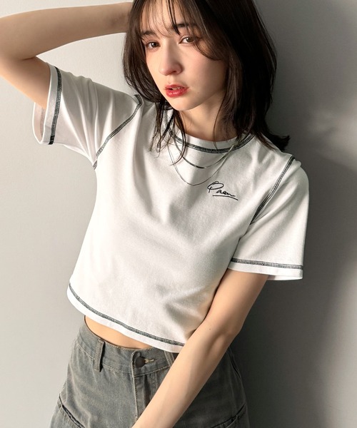classicalelf(クラシカルエルフ)の「1枚で今っぽデザイン♪PAEAN刺繍配色ステッチチビTシャツ(半袖)(Tシャツ/カットソー・レディース・アイボリー/杢グレー/オフホワイト/ブラック・X-LARGE/LARGE/MEDIUM/SMALL)」の1枚目の写真