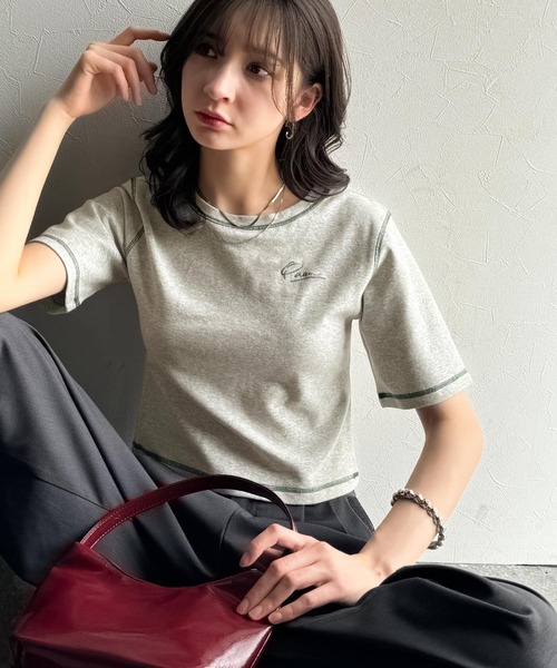 classicalelf(クラシカルエルフ)の「1枚で今っぽデザイン♪PAEAN刺繍配色ステッチチビTシャツ(半袖)(Tシャツ/カットソー・レディース・アイボリー/杢グレー/オフホワイト/ブラック・X-LARGE/LARGE/MEDIUM/SMALL)」の7枚目の写真