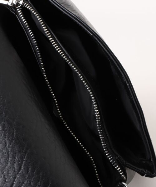 Desigual（デシグアル）の「蝶のショルダーバッグ（ボディバッグ/ウエストポーチ・レディース・ブラック・FREE）」の4枚目の写真